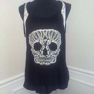 Black and White lace detailed skull shirt size XXL